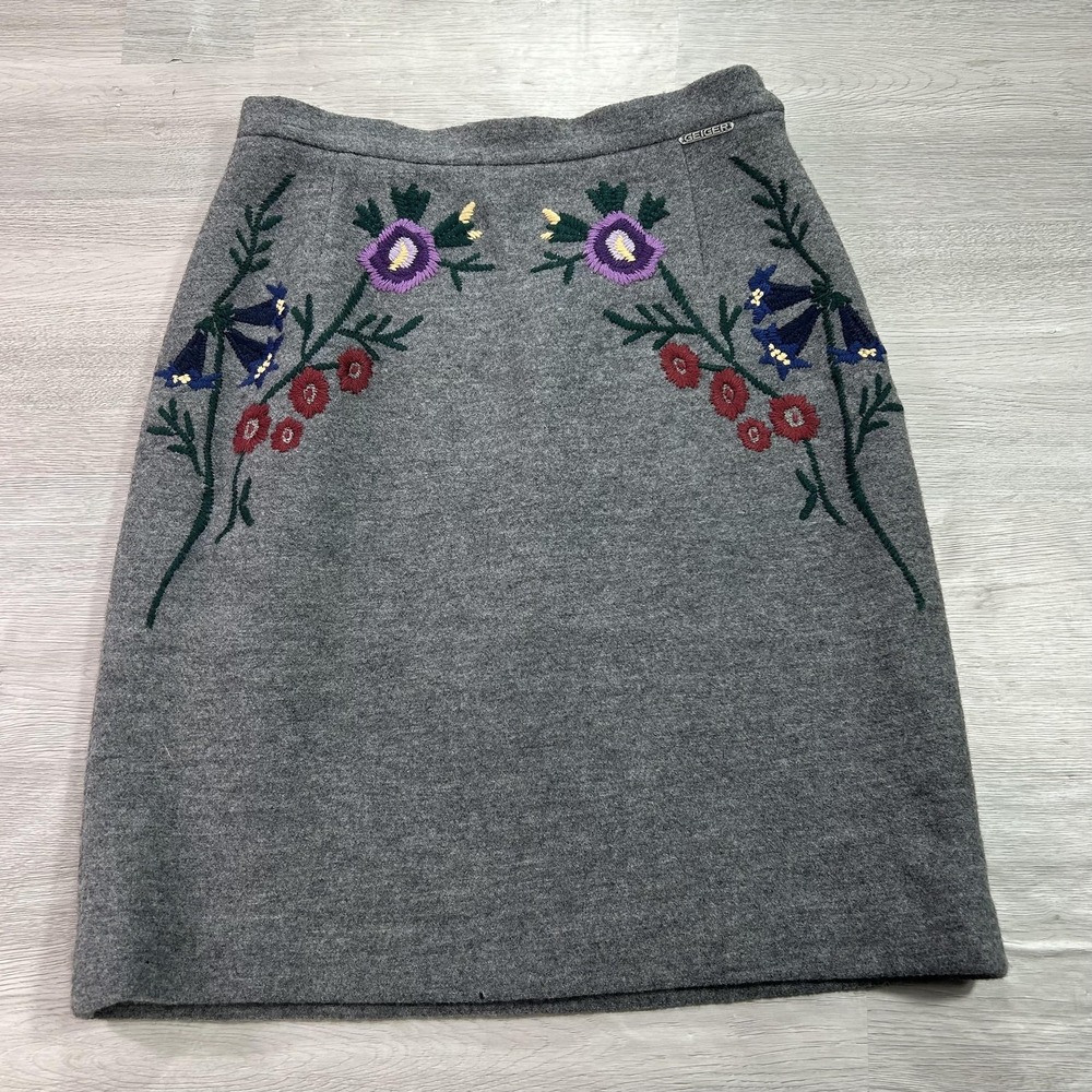 VINTAGE Geiger Skirt Suit Womens 38 Gray Wool Embroidered Floral 2 Piece Austria - Picture 14 of 16